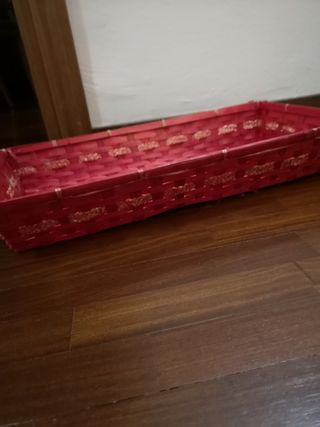Cesto rosso natalizio in bambù