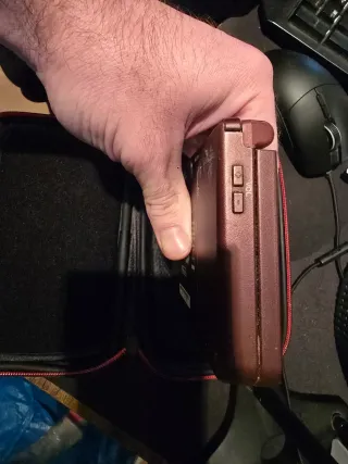 Nintendo DSi XL Roja