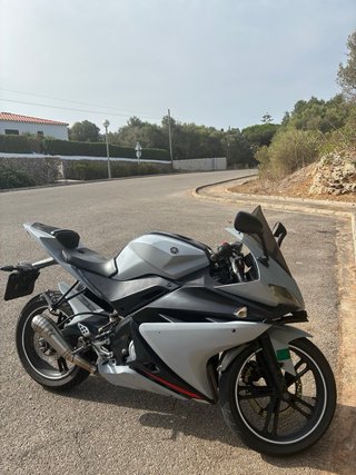 Yamaha YZF R125