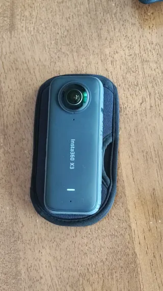 Insta360 X3 Cámara 360 + Accesorios