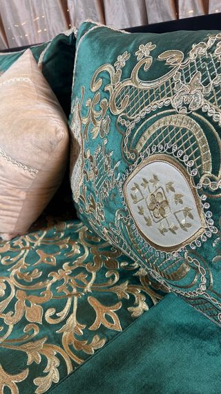 Sofá Marroquí Terciopelo Verde y Dorado