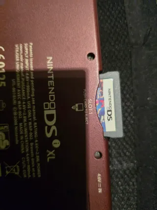 Nintendo DSI XL Roja