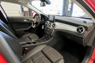 Mercedes GLA MERCEDES-BENZ  GLA 200 d Urban
