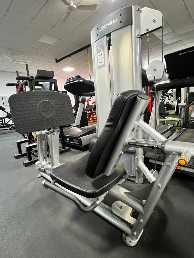 Prensa Horizontal Life Fitness acepto ofertas!