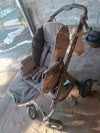 Trona Chicco, carrito Bebecar y mini cuna playxtre