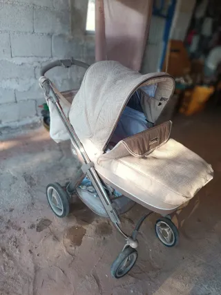 Trona Chicco, carrito Bebecar y mini cuna playxtre