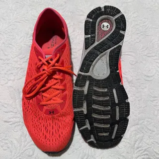 Zapatillas Under Armour Rojas/Rosadas