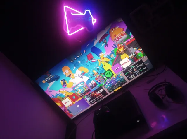 Hola buena vendo la tele Samsung smart LED 40