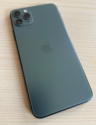 iPhone 11 Pro Max 64GB con Powerbank 10000 mAh