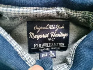 Conjunto vaquero blanco y camiseta gris.  T-3 años