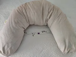 Cojín de lactancia en forma de U