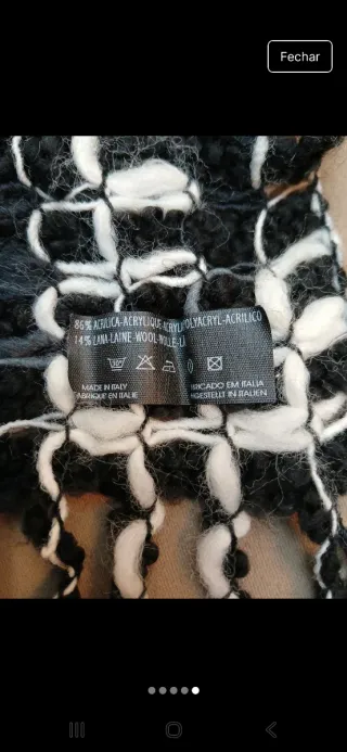 Cachecol preto e branco