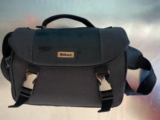 Cámara Réflex Nikon D3100 + Kit Completo de Acceso