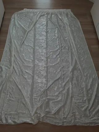 Tenda da interno bianca in tessuto