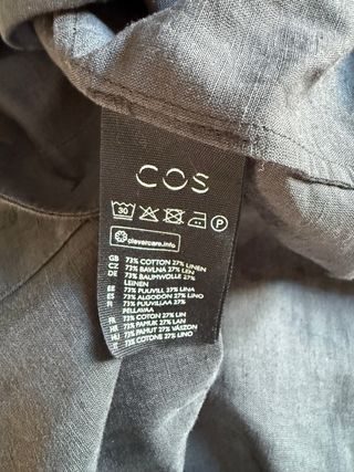 Camisa negra de algodón y lino de Cos. Talla L.