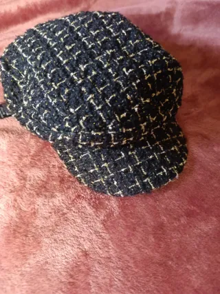 Gorra Tweed Negro y Dorado