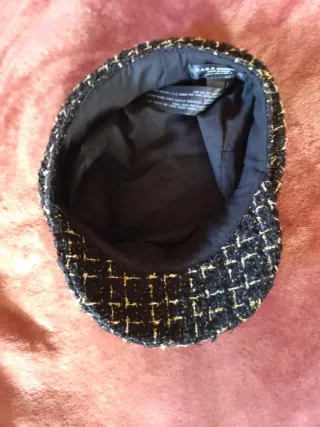 Gorra Tweed Negro y Dorado