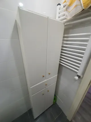 VENDO ARMARIO DE BAÑO MUY BUEN ESTADO.