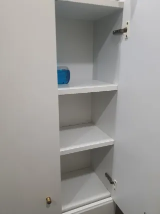 VENDO ARMARIO DE BAÑO MUY BUEN ESTADO.