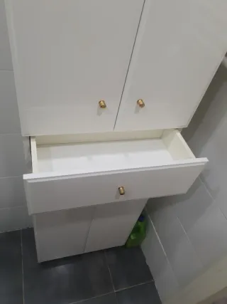 VENDO ARMARIO DE BAÑO MUY BUEN ESTADO.