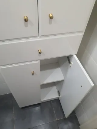 VENDO ARMARIO DE BAÑO MUY BUEN ESTADO.