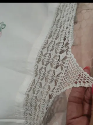 Lenzuolo matrimoniale ricamato a mano vintage