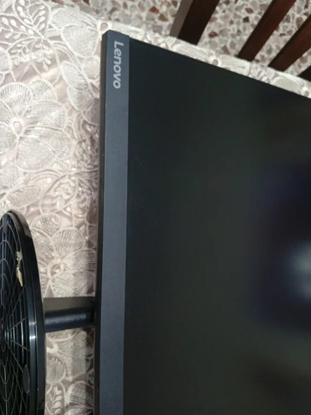 Monitor per computer marca Lenovo funzionante