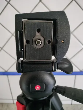 Cavalletto Treppiedi Manfrotto 728B sgancio rapido