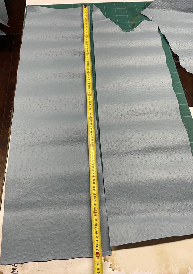 lotto 87 ritagli di pelle stampa struzzo ￼