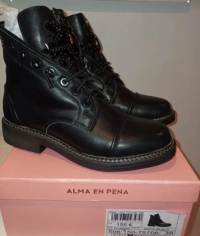 Botas Alma en Pena Negras con Pedrería