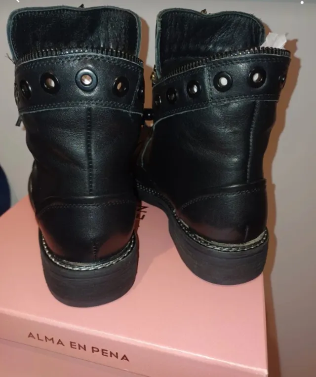 Botas Alma en Pena Negras con Pedrería