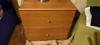 Cassettiera piu due comodini marca sconosciuta