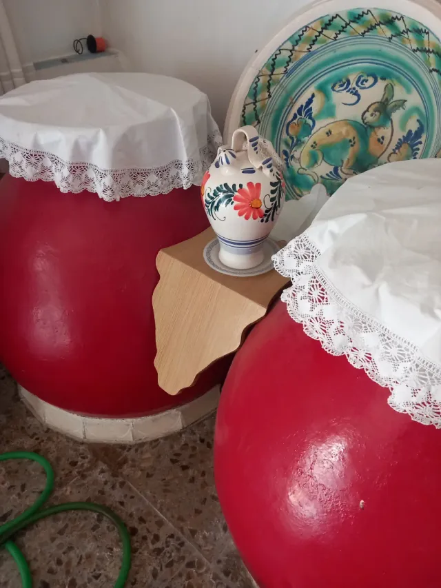 Platos librillo tinajas etc...