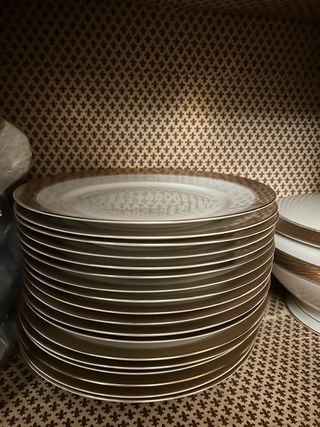 Servizio di piatti con bordo oro Heinrich 74 pezz