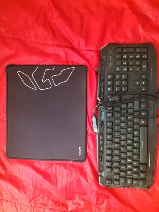 Teclado y Alfombrilla Gaming Krom Precio negociabl