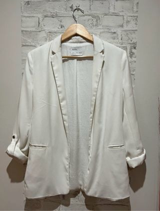 Blazer blanco Bershka (talla M)