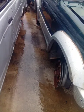 Aletines Mitsubishi Montero.