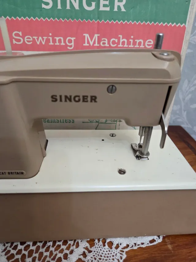 Máquina de coser Singer ,antigua de juguete