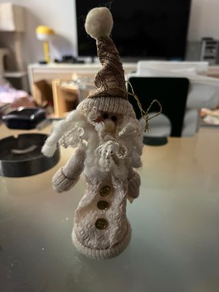 Figura ángel disfrazado de Papá Noel