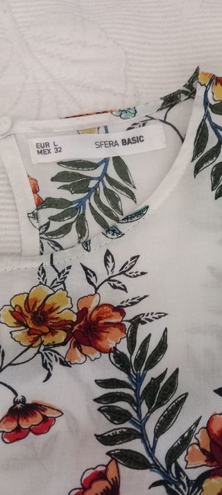 Blusa Sfera Flores Manga corta