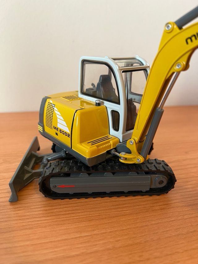 Maqueta Excavadora Mustang ME 6002