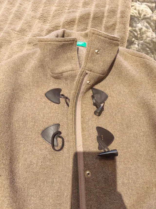 Parka marrón clara.