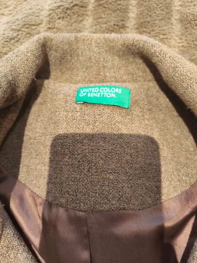 Parka marrón clara.