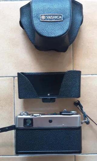 Macchina fotografica Yashica MG-1