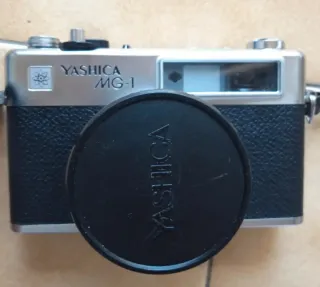 Macchina fotografica Yashica MG-1