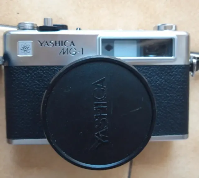 Macchina fotografica Yashica MG-1