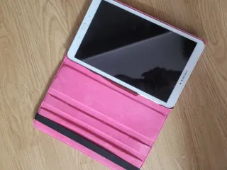 Tablet modelo SM-T580,