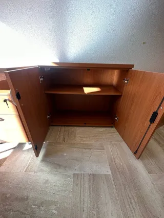 Armario y cajonera de oficina con ruedas