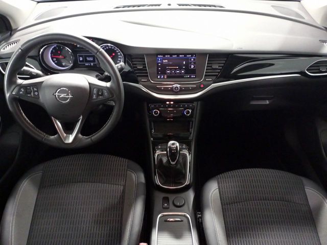 Opel Astra Design & Tech