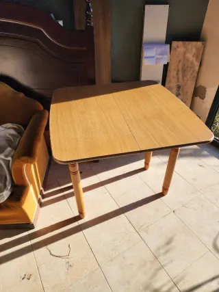 Mesa de comedor de madera extensible